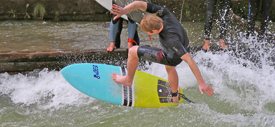 MB Surfboard Manual Wellenreiten